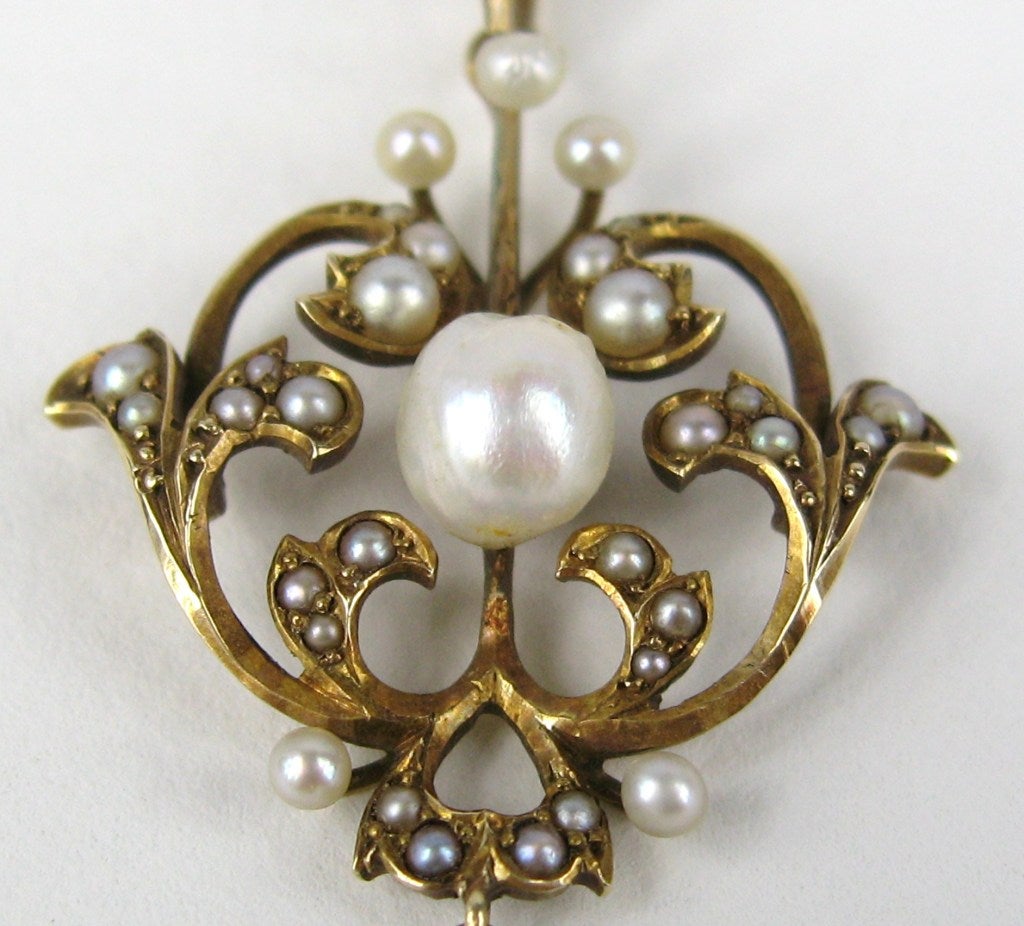 Art Nouveau 14K Gold Lavalier Delicate Seed Pearls In Excellent Condition In Wallkill, NY