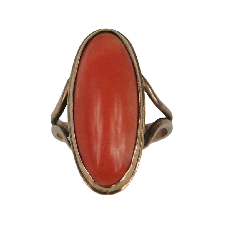 10K Oval Coral Ring Victorian Gold  Antique  For Sale