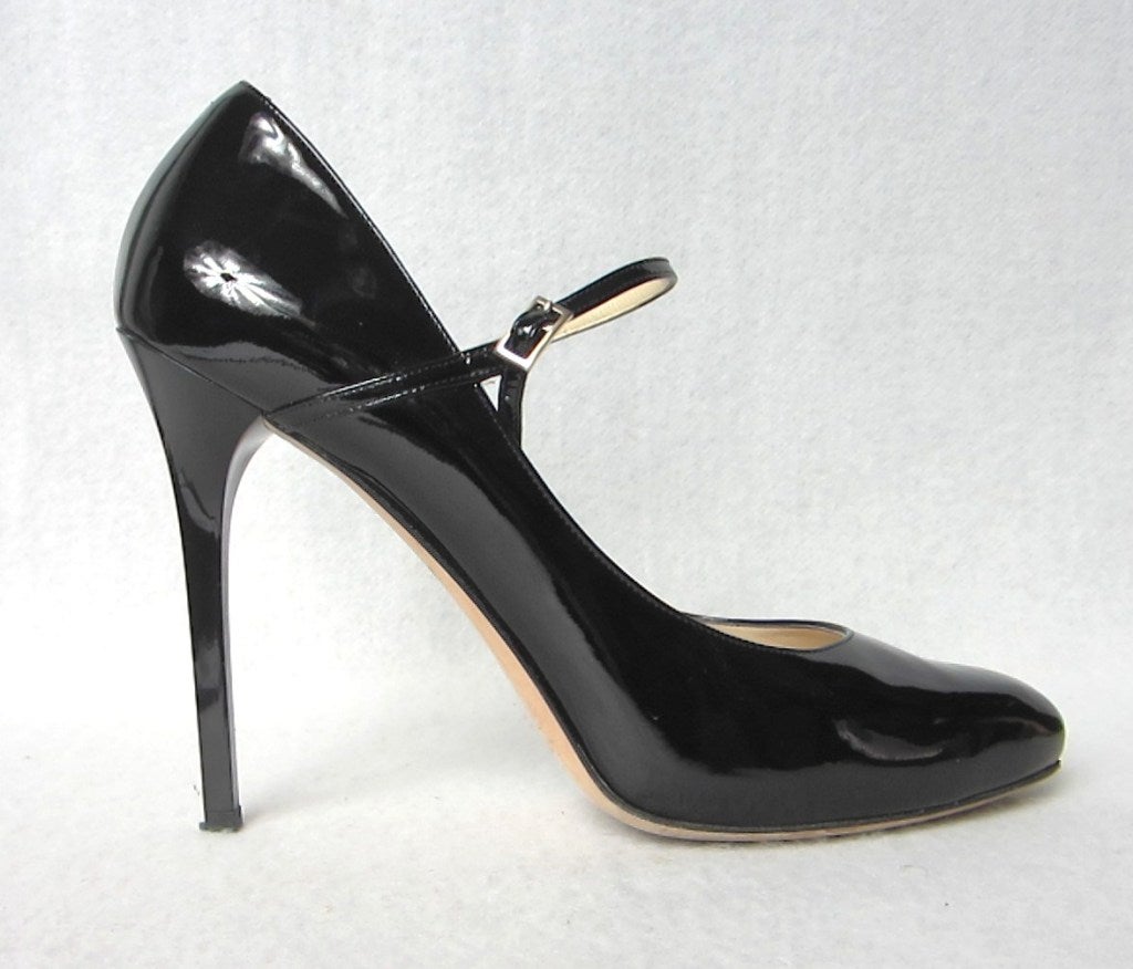 Black Patent Leather Griffin Mary Jane Pumps

Worn a couple of times

Any questions please call or hit request more information