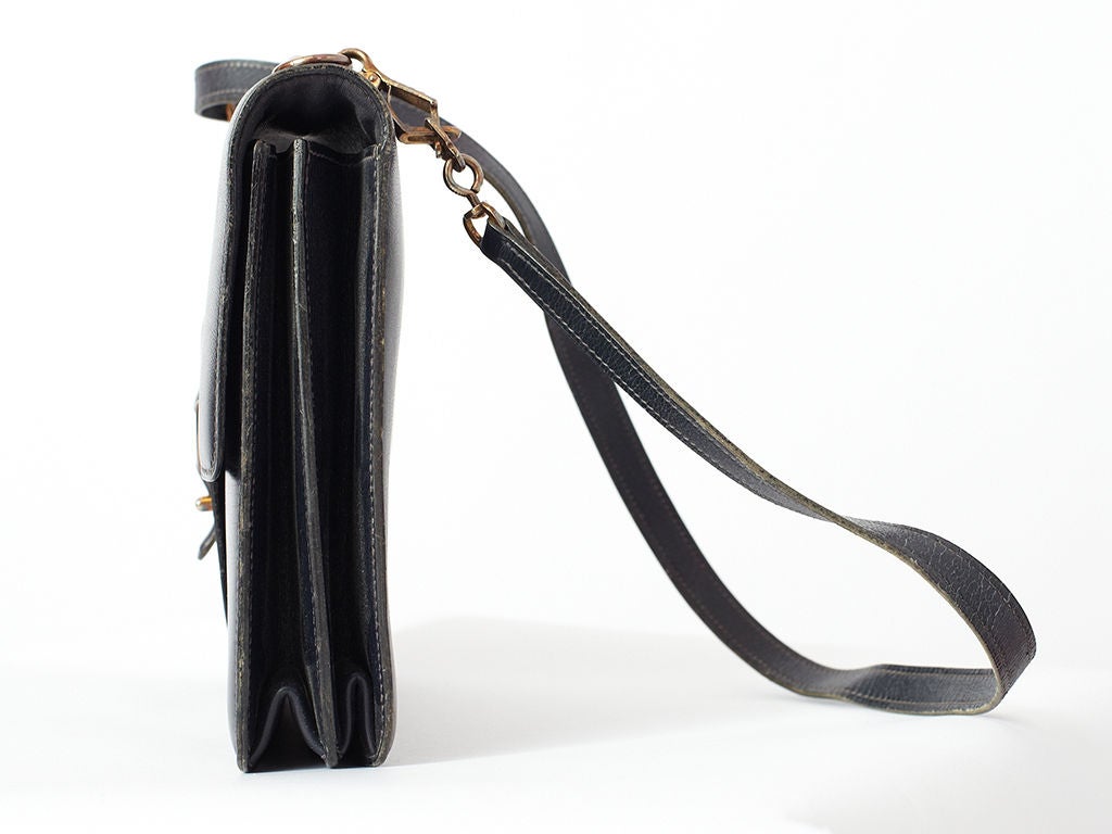 Hermes calf skin leather shoulder bag with detatchable shoulder strap. Interesting clasp detail. Interior stamp reads 