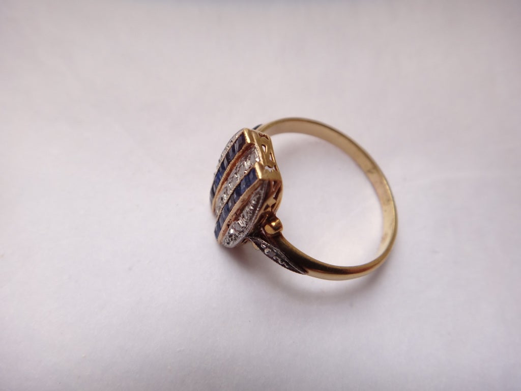 Art Déco Diamond Ring With Synthetic Sapphires In Good Condition In Berlin, DE
