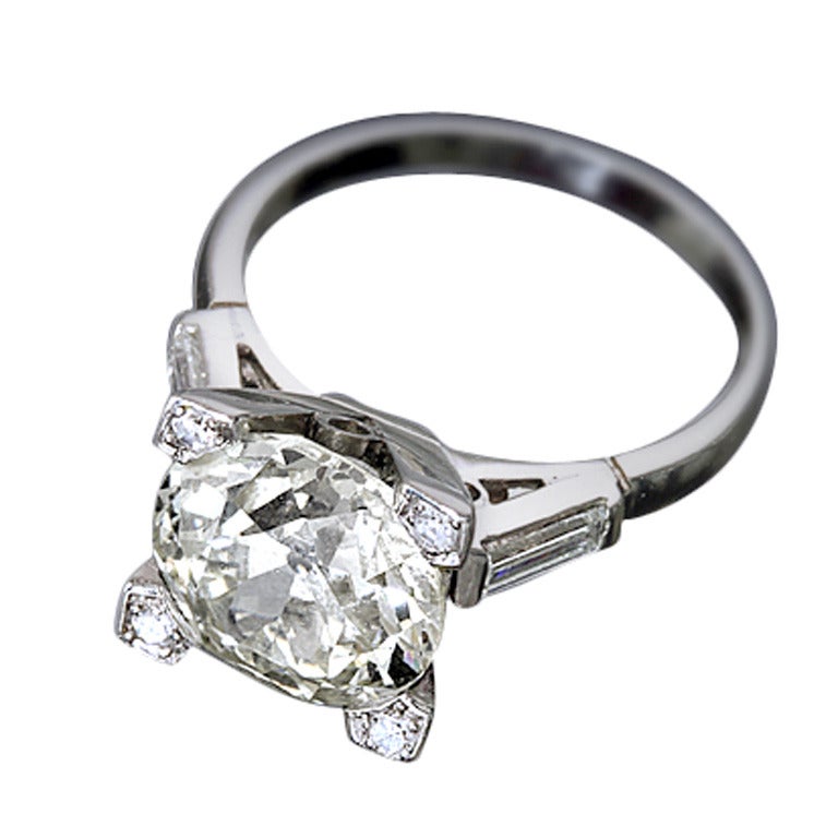 1930s Diamond Platinum Engagement Ring