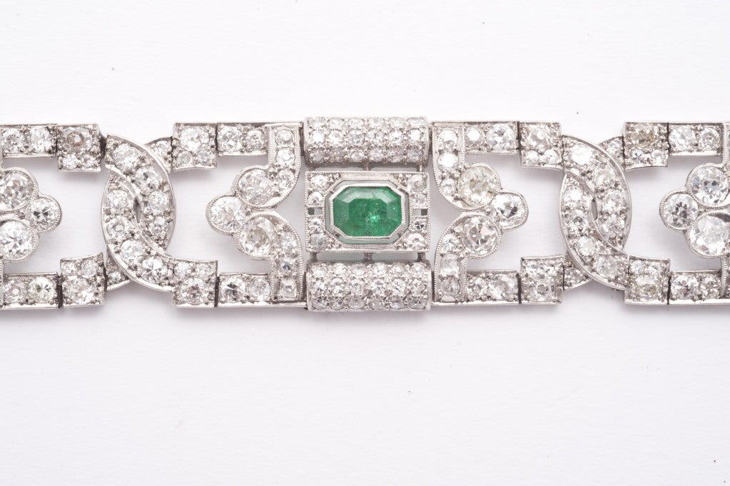 Italian Art Deco platinum, diamonds and emeralds bracelet For Sale 1