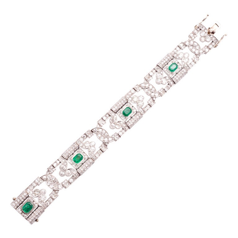 Italian Art Deco platinum, diamonds and emeralds bracelet For Sale