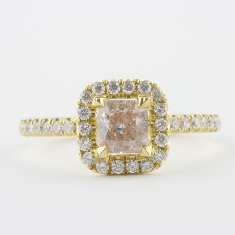 GIA Fancy Pink Diamond Engagement Ring In Excellent Condition In Beverly Hills, CA