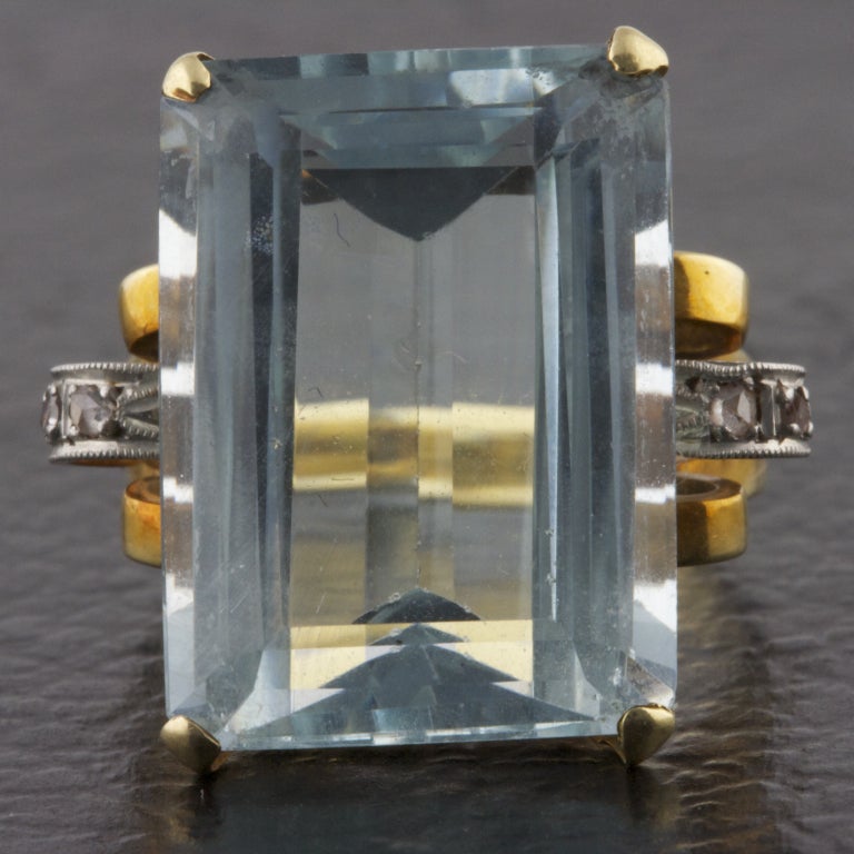 22 ct. Aquamarine Ring In Excellent Condition In Beverly Hills, CA