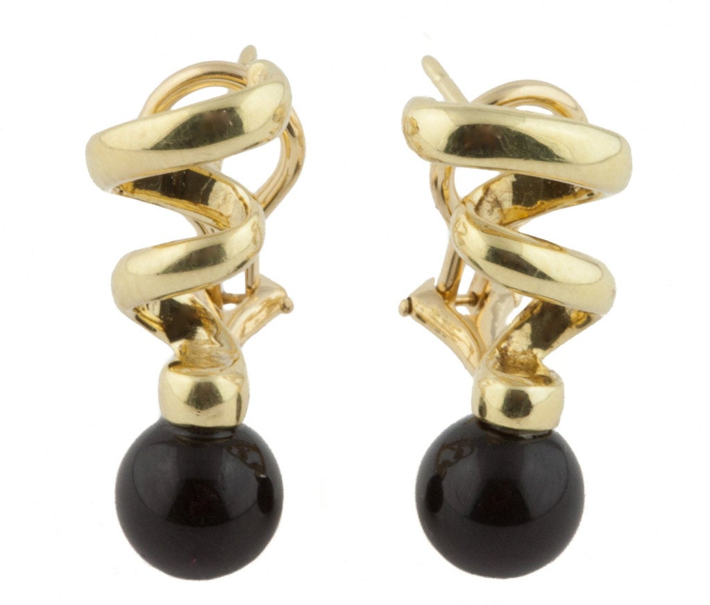 Tiffany & Co. Onyx Gold Earrings In Excellent Condition In Beverly Hills, CA