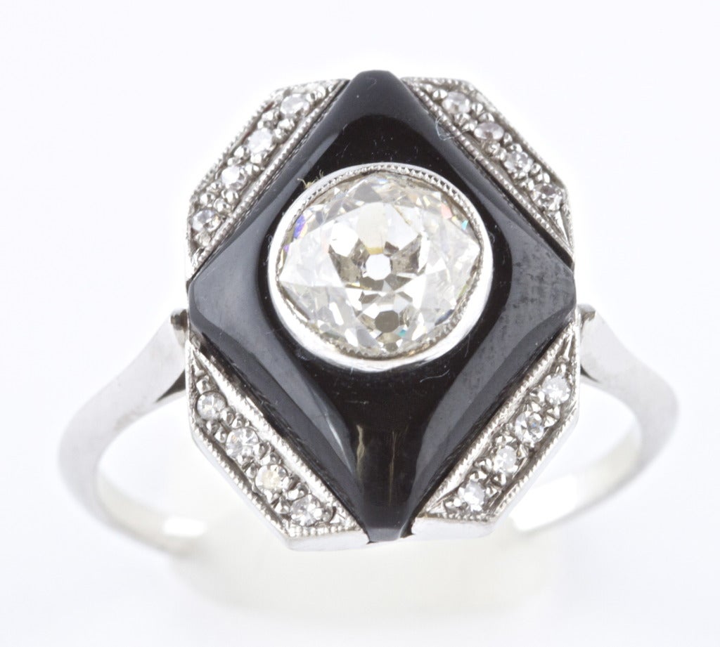 Art Deco Diamant und Onyx Platin Ring 1