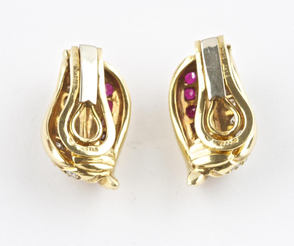 Chaumet Ruby Diamond Gold Earrings In Excellent Condition In Beverly Hills, CA