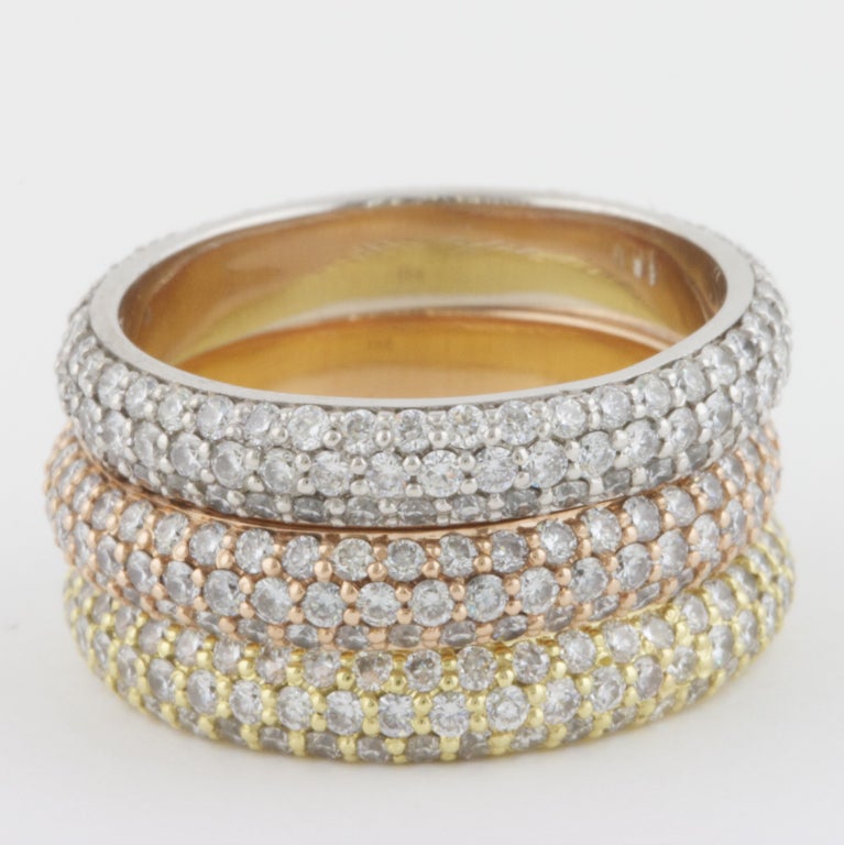Multihued Diamond and Gold Ring Set In Excellent Condition In Beverly Hills, CA
