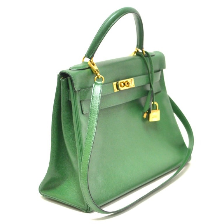 32cm Hermes Kelly in Green Couchevel Leather with Gold Hardware

Leather : Couchevel

Measurements : 32cm 

Hardware : Gold Hardware

Includes : Lock, Key, Clochette & Strap

Condition : Good

Datestamp : Circle V