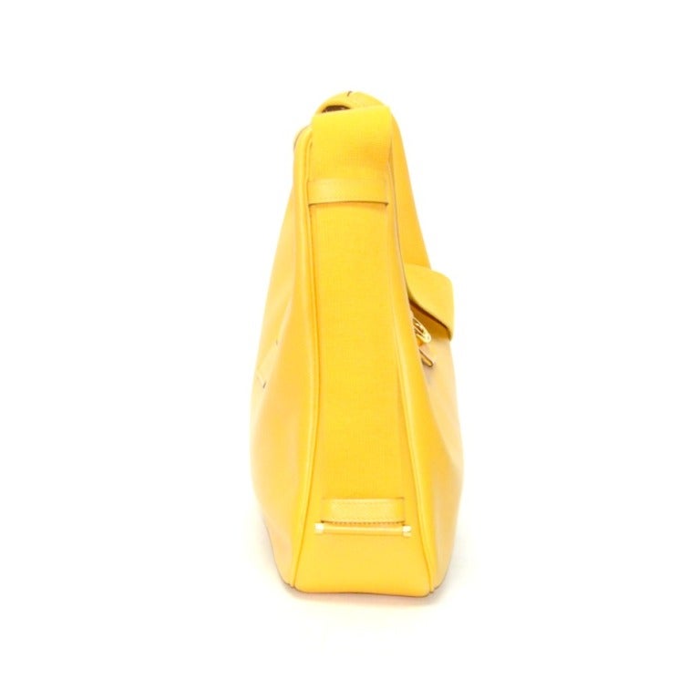Brand: Hermes
Style: Sako
Color: Yellow
Hardware: Gold
Dare Code: B Box