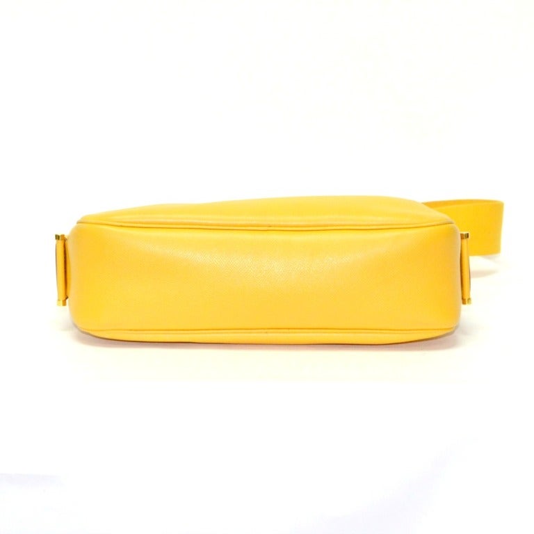 Vintage Hermes Yellow Sako Shoulder Bag In Excellent Condition In Houston, TX
