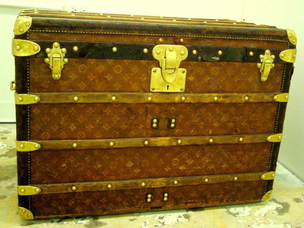 Antique Louis Vuitton Petite 32 inch Steamer Trunk 1897 In Good Condition In Houston, TX