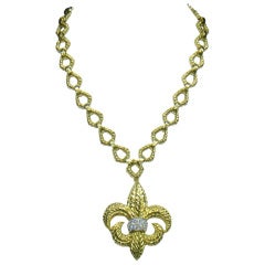 DAVID WEBB Gold Diamond Fleur-de-Lys Pendant Chain Necklace