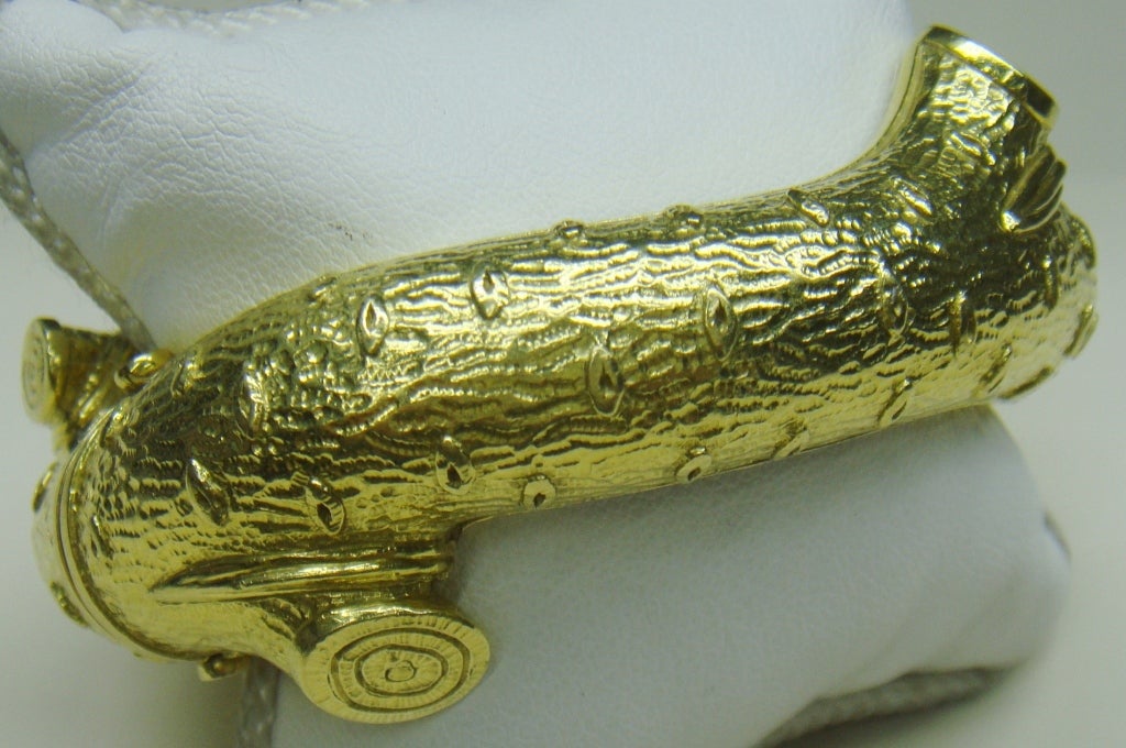 Nicholas Varney Yellow Gold Naturalistic Form Bangle Bracelet For Sale 1