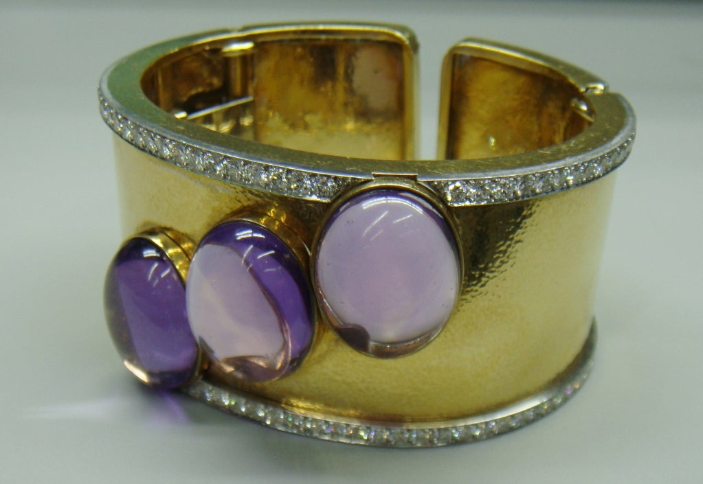 David Webb Hammered Yellow Gold Diamond Amethyst Cuff Bracelet In Excellent Condition For Sale In New York , NY