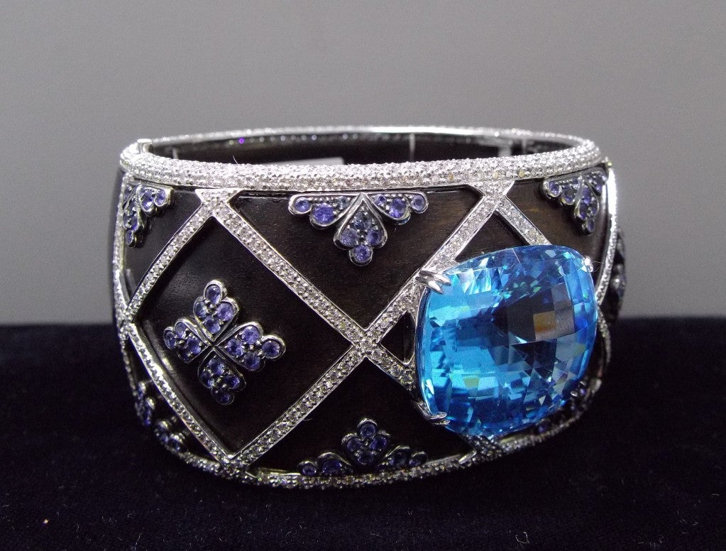 LAURA MUNDER Topaz Diamond Sapphire Carved Wood Bangle Bracelet In Excellent Condition For Sale In New York , NY