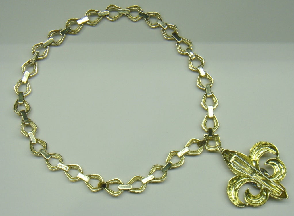 DAVID WEBB Gold Diamond Fleur-de-Lys Pendant Chain Necklace For Sale 2
