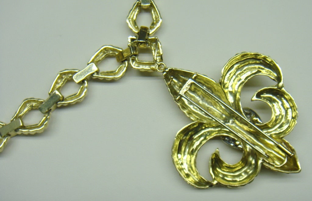 DAVID WEBB Gold Diamond Fleur-de-Lys Pendant Chain Necklace For Sale 3