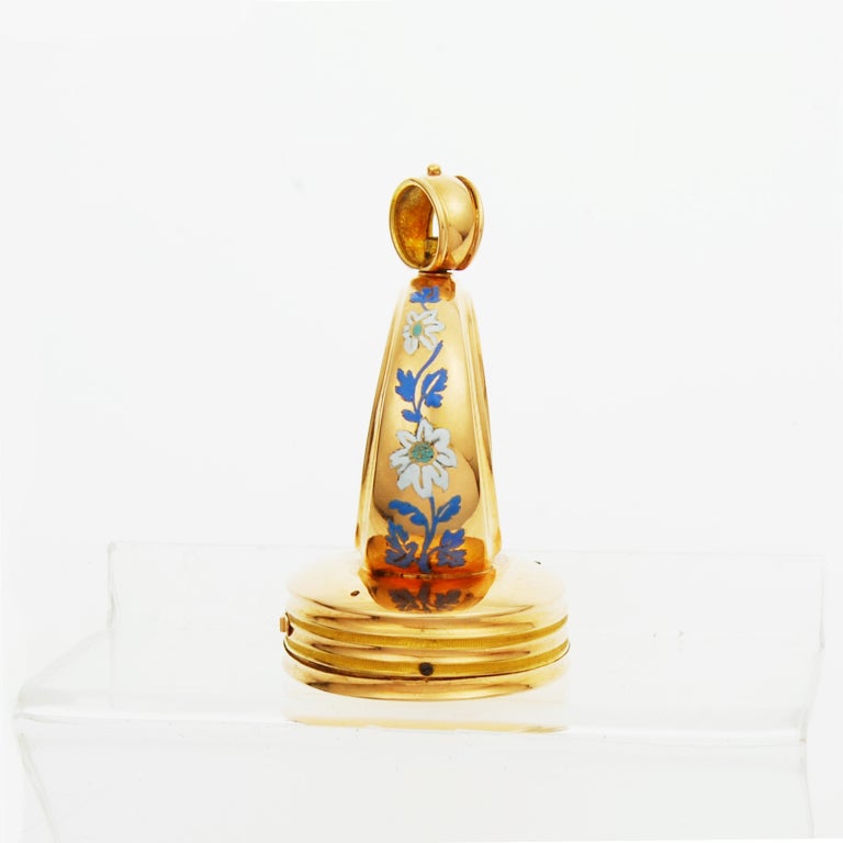 Fine gold and enamel musical seal.