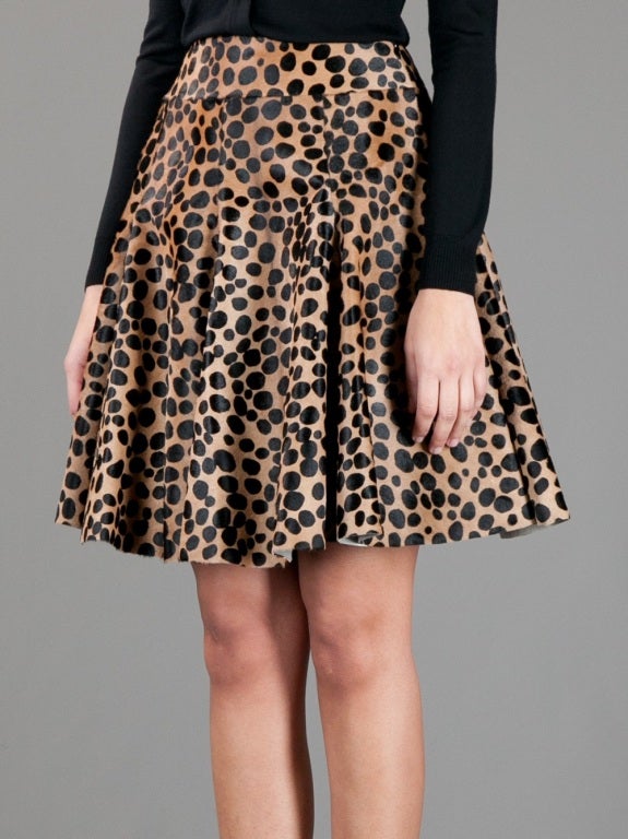 Azzedine Alaia Leopard print Pony skin  Skirt New.
Size 42FR.Made in italy.
Composition: 100% Calf-skin leather, Ponyskin
Details: animal pattern, hook-and-bar, zip, no pockets, lined, side closure, no appliqués, knee-length skirt.
retailed for