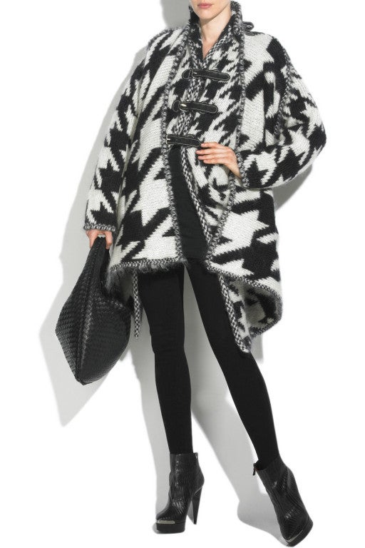 ALEXANDER MCQUEEN Black and White Houndstooth Cape Coat Sweather M new ...