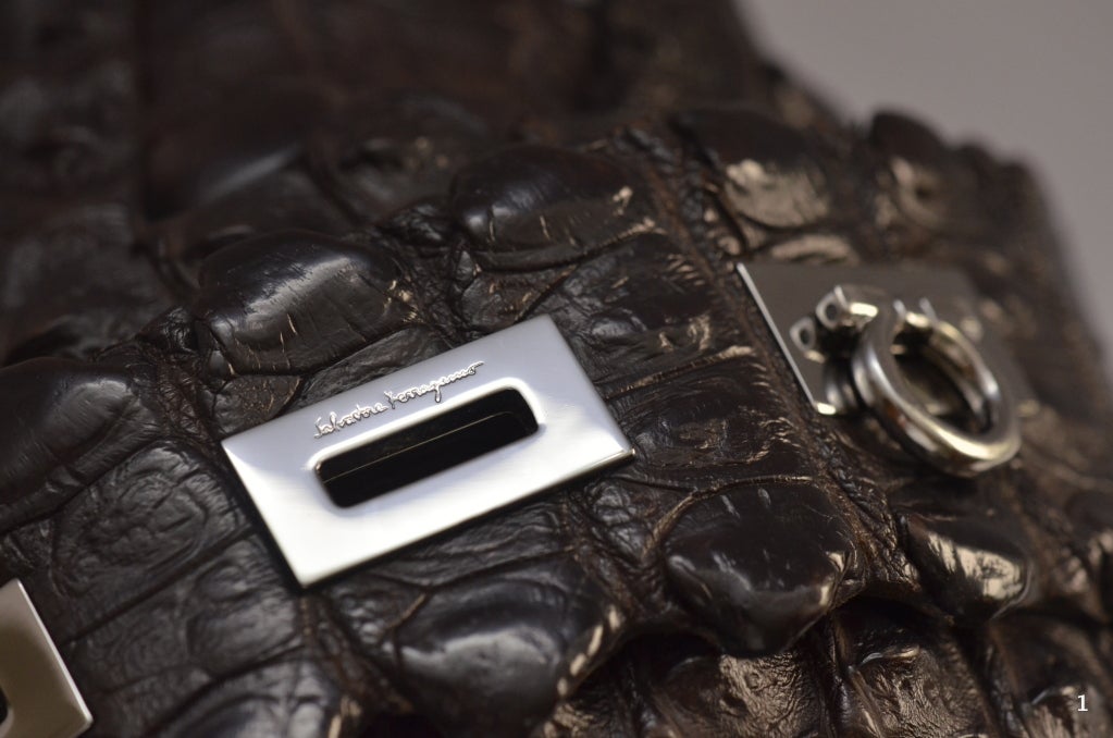 Salvatore Ferragamo Alligator-Gürtel im Zustand „Hervorragend“ in New York, NY