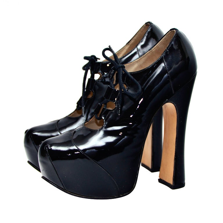 Vivienne Westwood Black Patent Leather "Gillie" 1993 Shoes at 1stDibs | vivienne  westwood super elevated gillie heels, vivienne westwood elevated ghillie,  gillie shoes