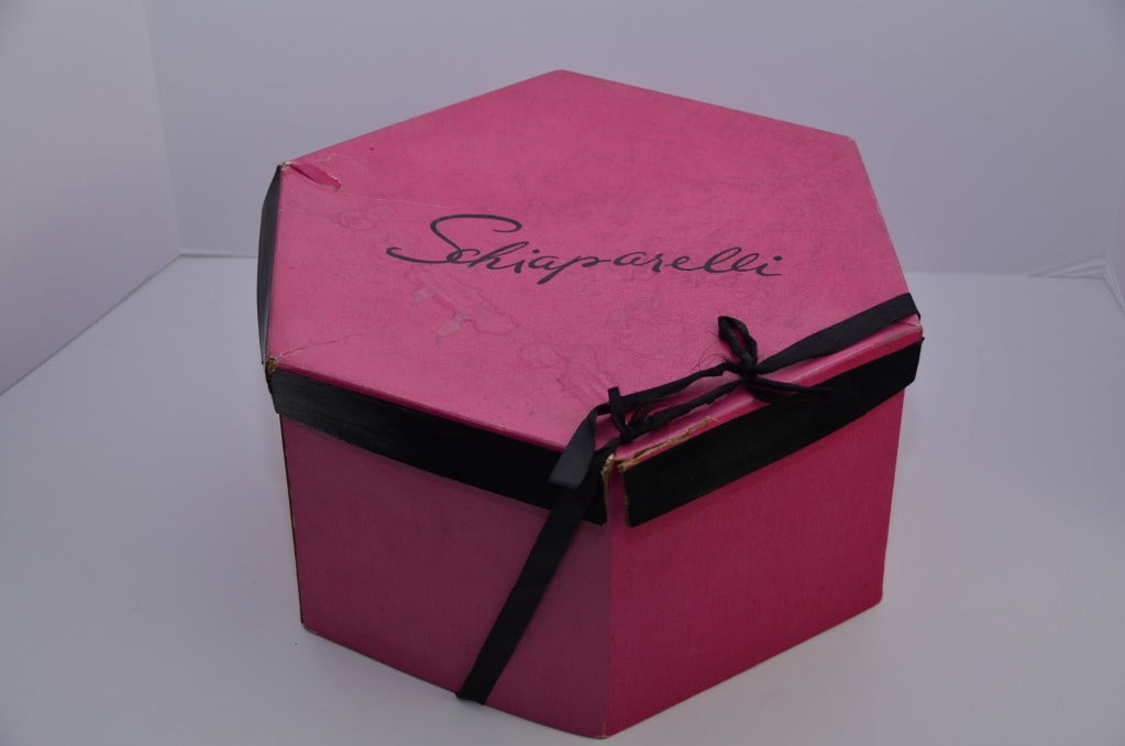 Vintage Elsa Schiaparelli Flower  Straw Hat with Original Hot Pink Hat Box 4