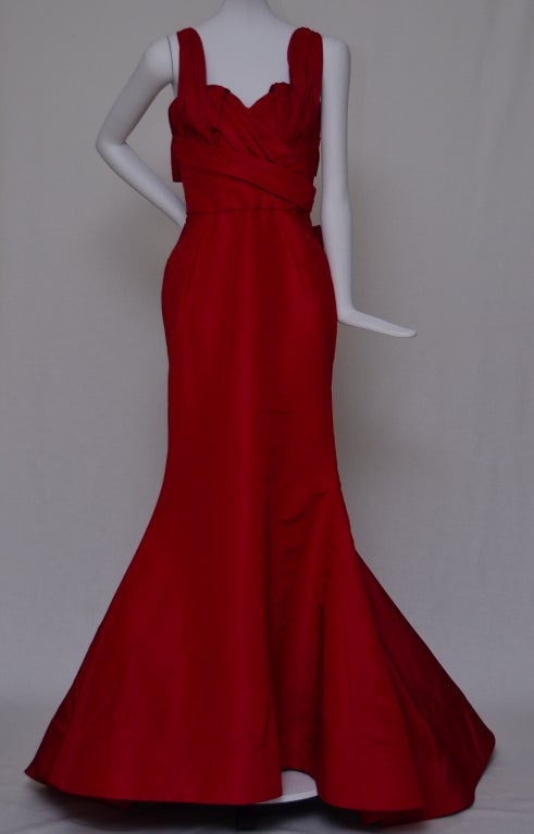 Oscar De La Renta Runway Gown Dress.Size 2 US.
Gently worn,excellent condition.Beautiful bows on the back.Internal bra built in.
Dress measure:Underarm to end of the front :152
