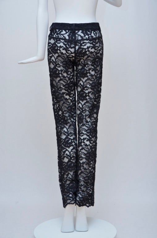 Alexander McQueen Lace Pants.
Excellent condition.
Size 42.Made in italy.
Waist measure: 15