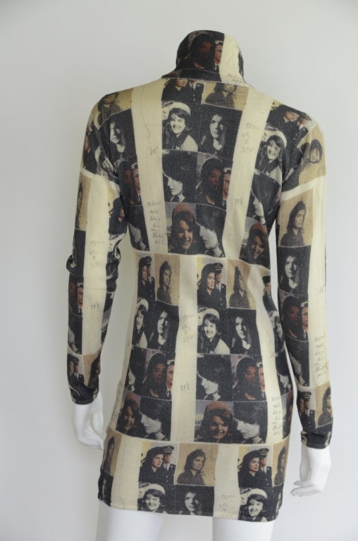 BLUE AREA  STYLE ICON JACKIE KENNEDY PRINT CASHMERE SWEATER.
100% CASHMERE.MADE IN ITALY.SIZE L BUT IT RUN SMALL.NEW WITH TAGS.
SWEATER MEASUREMENTS:LENGHT:32