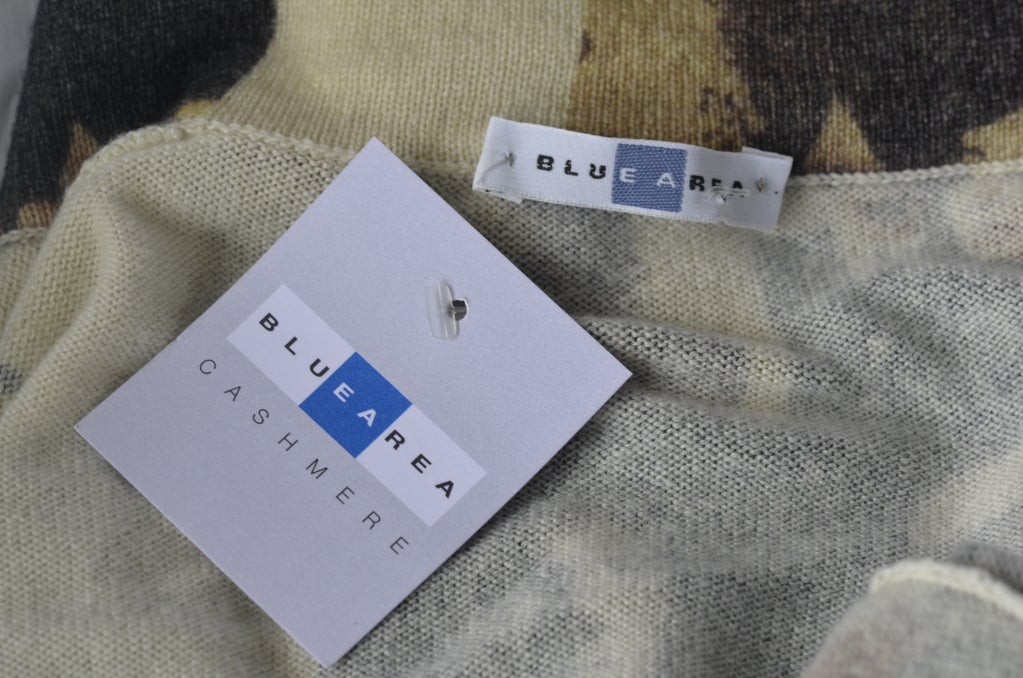 Women's BLUE AREA JACKIE  KENNEDY PRINT CASHMERE SWEATER