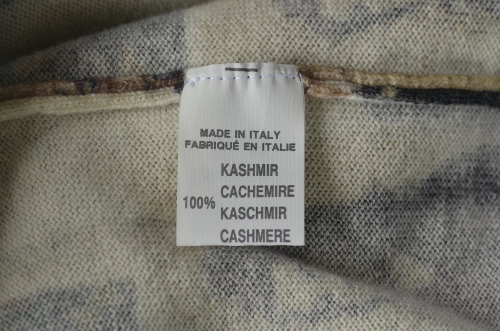 BLUE AREA JACKIE  KENNEDY PRINT CASHMERE SWEATER 1