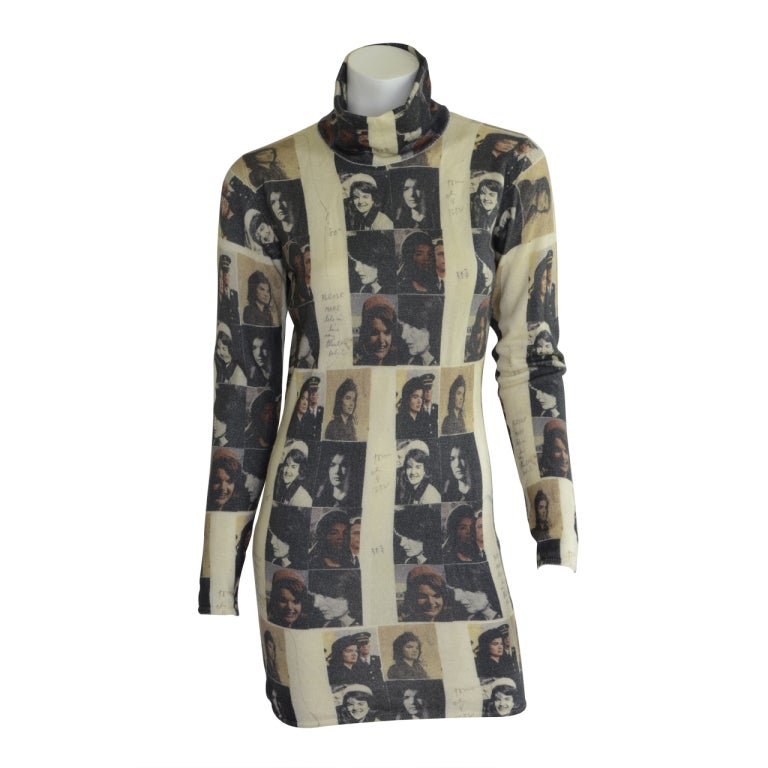 BLUE AREA JACKIE  KENNEDY PRINT CASHMERE SWEATER