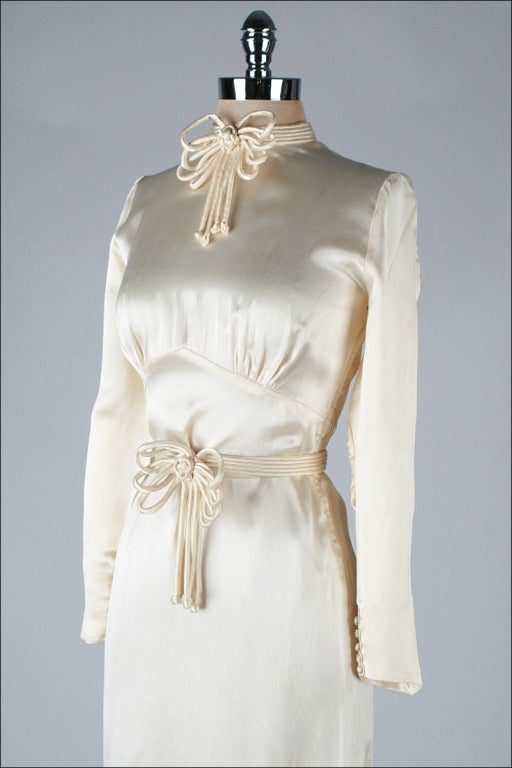 Women's Vintage 1930's Ivory Silk Satin Wedding Dress