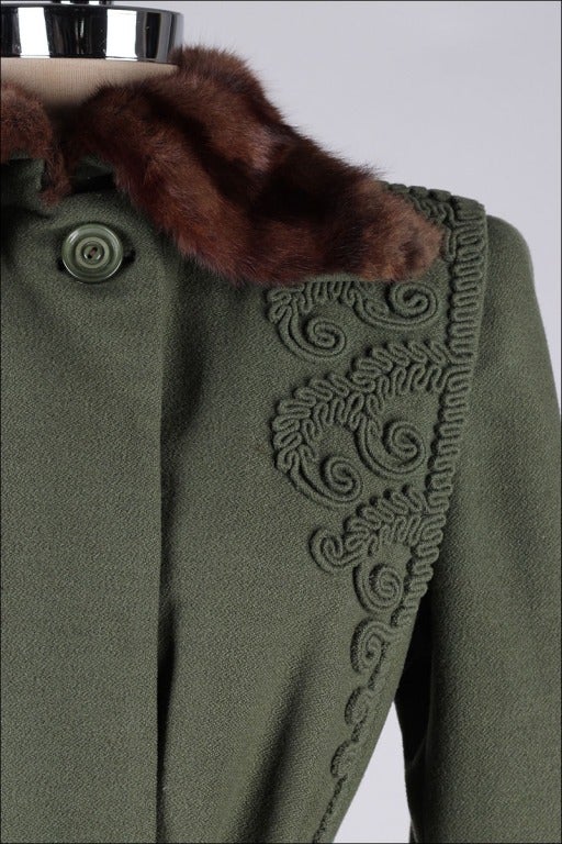 Vintage 1940's Green Wool Mink Fur Trim Coat In Excellent Condition In Hudson on the Saint Croix, WI