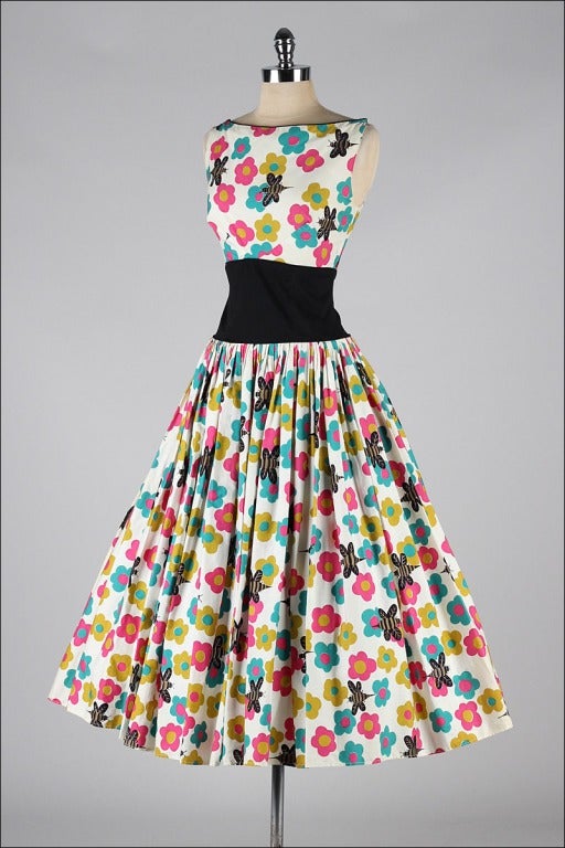Vintage 1950's Alfred Shaheen Flower and Bee Print Dress 2