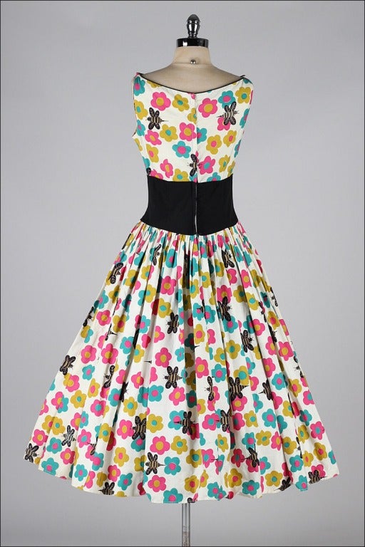 Vintage 1950's Alfred Shaheen Flower and Bee Print Dress 3