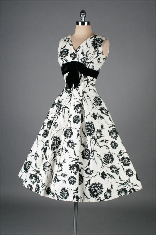 Vintage 1950's Elinor Gay Black White Cotton Floral Dress For Sale 2