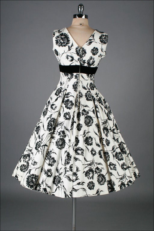 Vintage 1950's Elinor Gay Black White Cotton Floral Dress For Sale 3