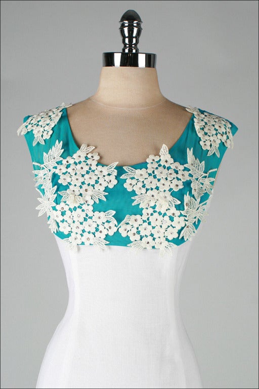 Vintage 1950's White Turquoise Linen Macrame Lace Cocktail Dress In Excellent Condition In Hudson on the Saint Croix, WI