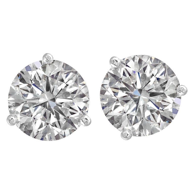 Amazing Sparkle Round Diamond Studs For Sale