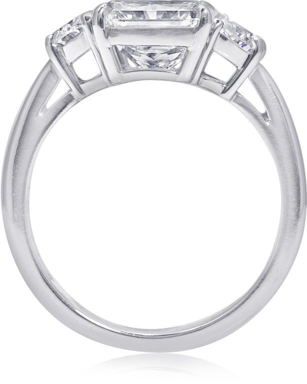 4.16 Carat Radiant-Cut Three-Stone Engagement Ring In Excellent Condition In Palm Beach, FL