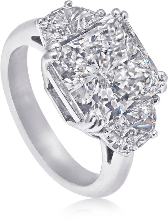 5.01 Karat Verlobungsring mit drei Steinen im Radiant-Schliff Damen