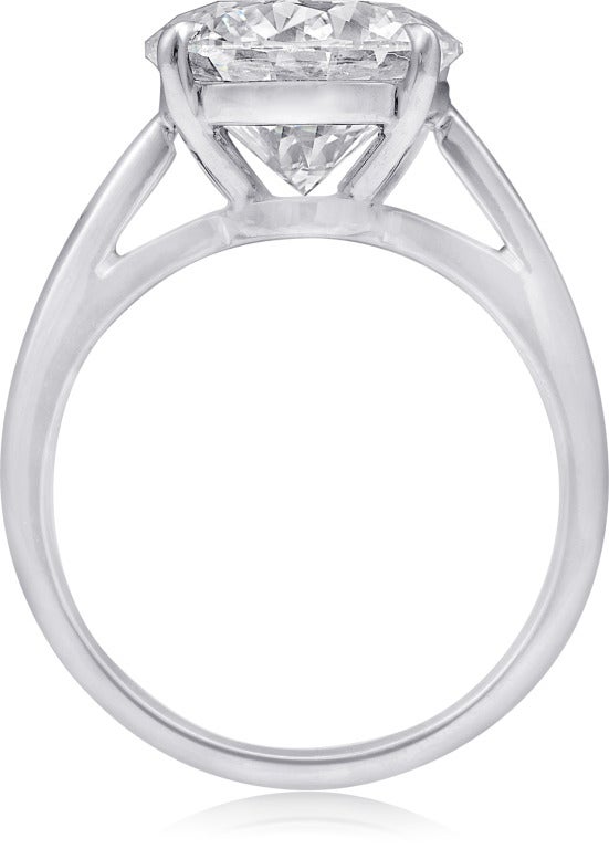 Solitaire Engagement Ring, 4.01 carat Round-cut H color diamond GIA certified VS2 clarity. Set in platinum.