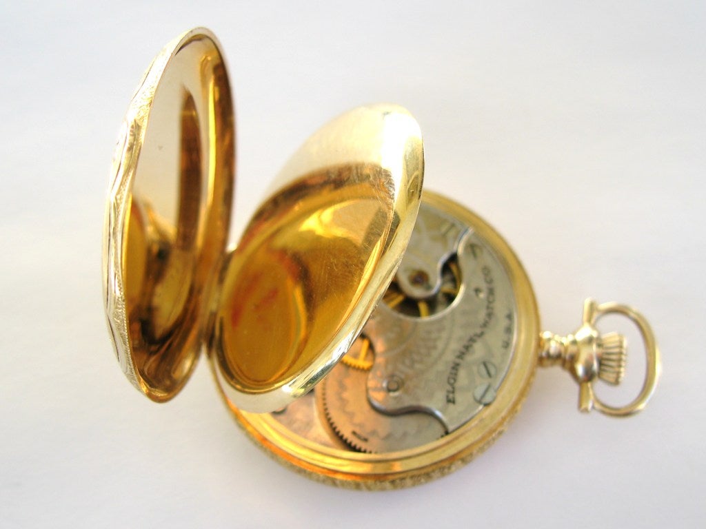 Elgin Yellow Gold Ornate Box-Hinge Hunter Case Pocket Watch In Excellent Condition In Wallkill, NY