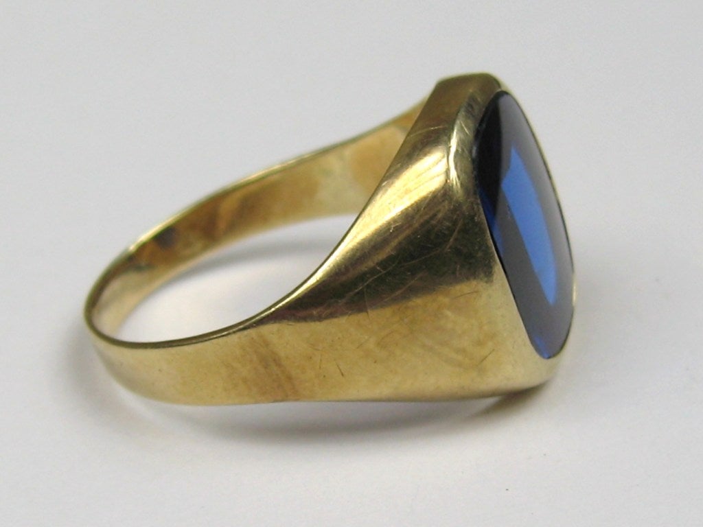 Mid Century Blue Beryl Gold Gentleman Ring In Excellent Condition In Wallkill, NY