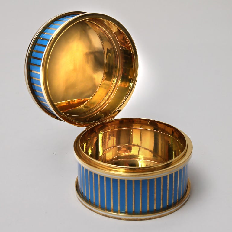 Wonderful  round striped  box , one of a kind piece In Good Condition For Sale In Sarezzo, IT